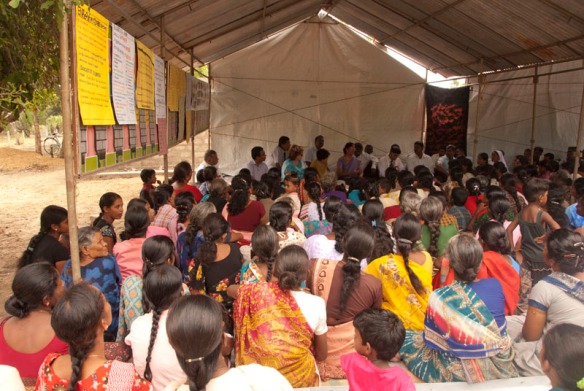 Open reconcilation discussion with IDPs . Kilinochchi, 21 July, 2010. Photograph©Chulie de Silva