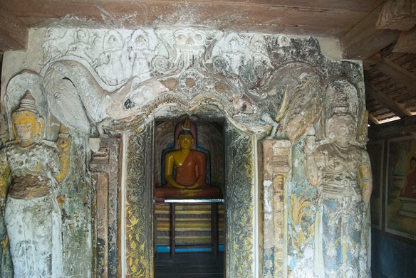 The shrine room, Bihalpola Raja Maha Vihare. Photo copyright Chulie de Silva. 
